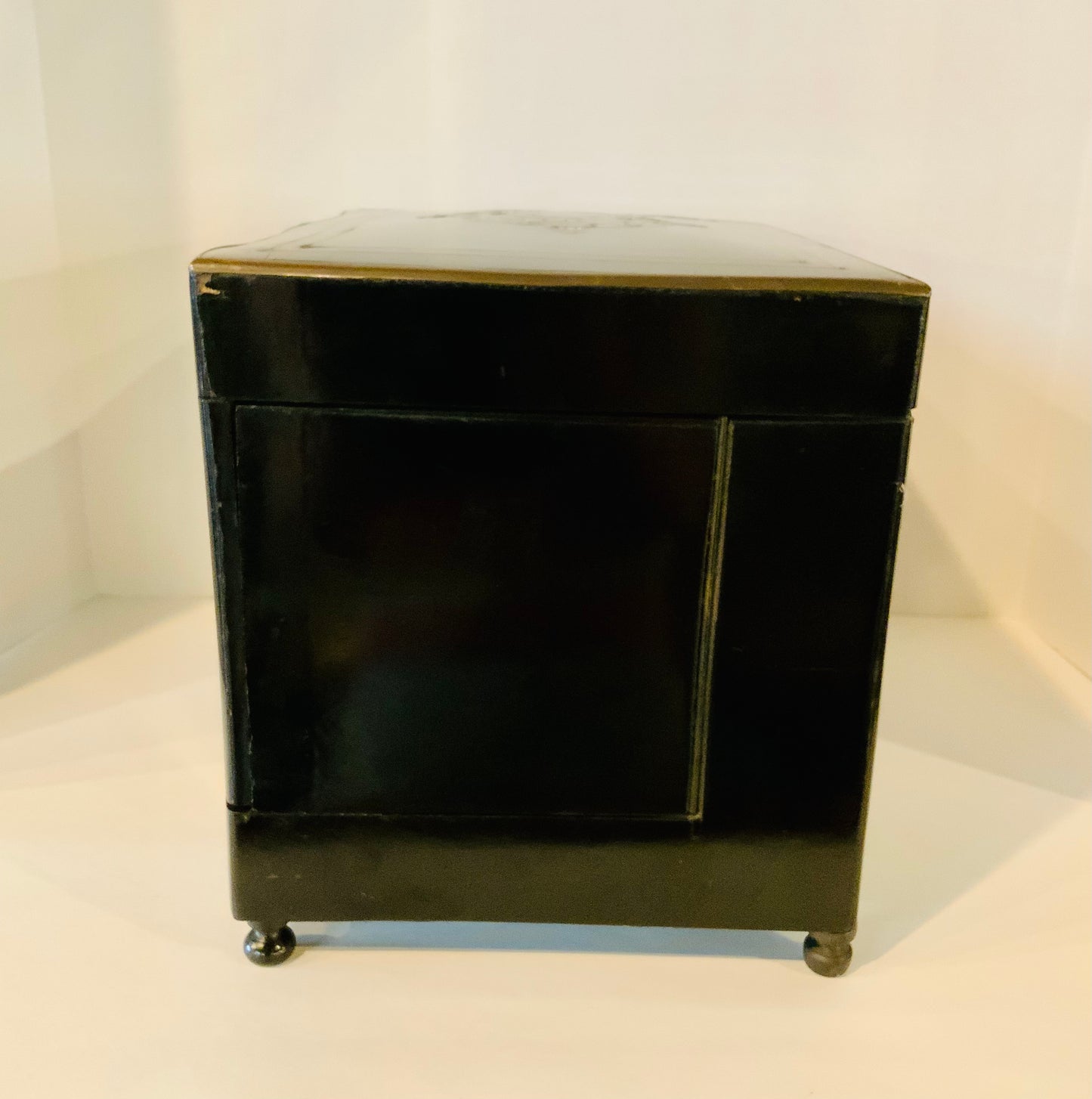 19th Century Travel Bar